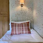 Dovedale House