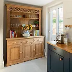Dovedale House *